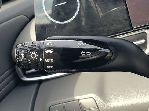 Used 2023 Hyundai Elantra SEL w/ Convenience Package FWD image 28
