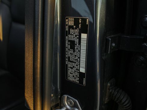 Used 2019 Volvo XC60 T8 Inscription w/ Advanced Package image 34