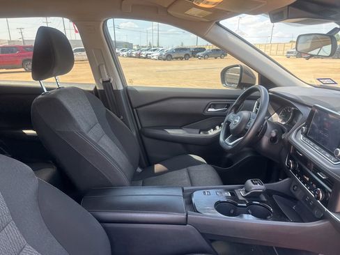 Used 2024 Nissan Rogue SV FWD image 30