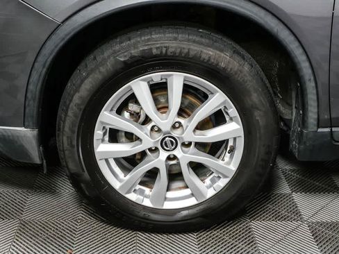 Used 2017 Nissan Rogue SV AWD/4WD image 34