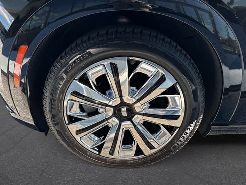 Used 2025 Cadillac Escalade IQ Luxury 2 w/ LPO, Radiant Package AWD/4WD image 10