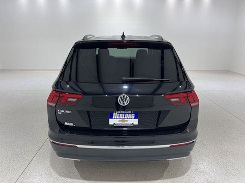 Used 2021 Volkswagen Tiguan SE image 4