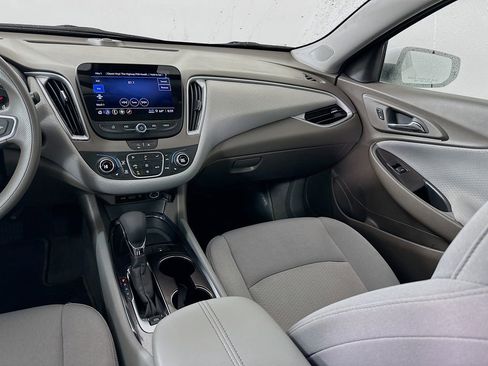 Used 2025 Chevrolet Malibu LT FWD image 22