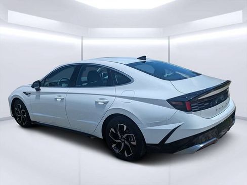 Used 2025 Hyundai Sonata SEL FWD image 5