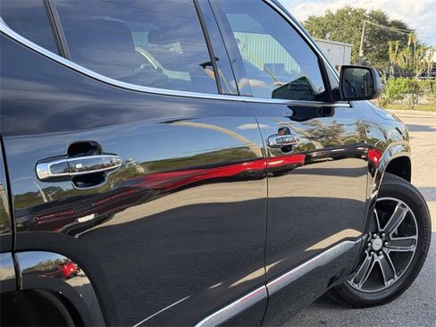 Used 2019 GMC Acadia Denali image 8