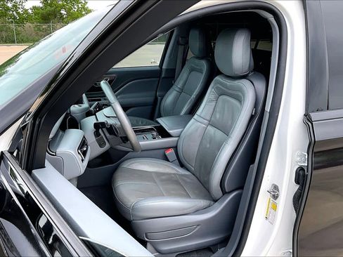 Used 2020 Lincoln Aviator Reserve w/ Equipment Group 201A RWD image 8