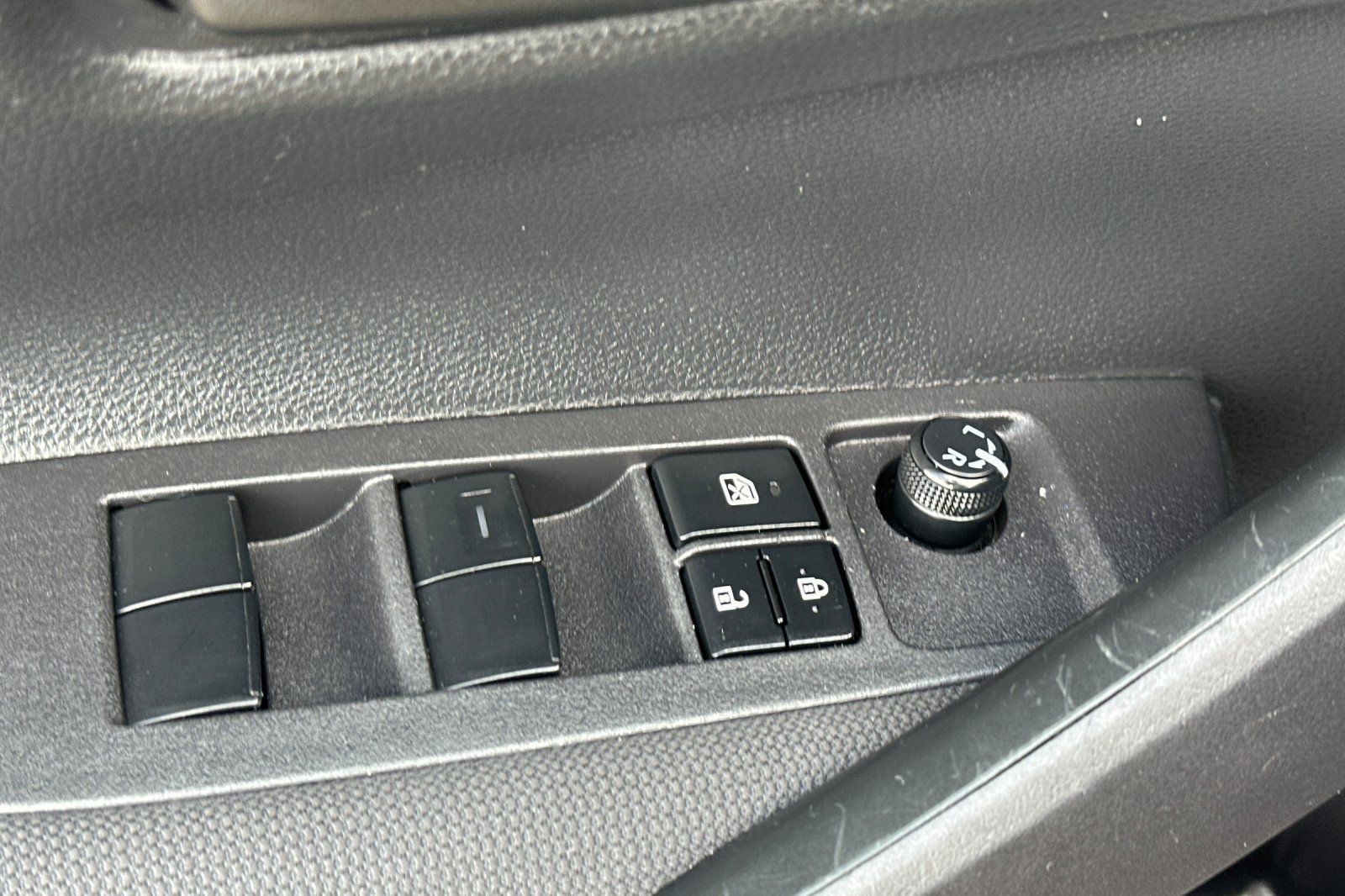 Used 2024 Toyota Corolla LE FWD image 12