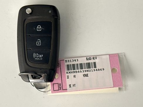 Used 2022 Hyundai Venue SE image 19