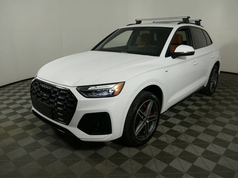 Used 2025 Audi Q5 e Premium Plus w/ Premium Plus Package AWD/4WD image 7