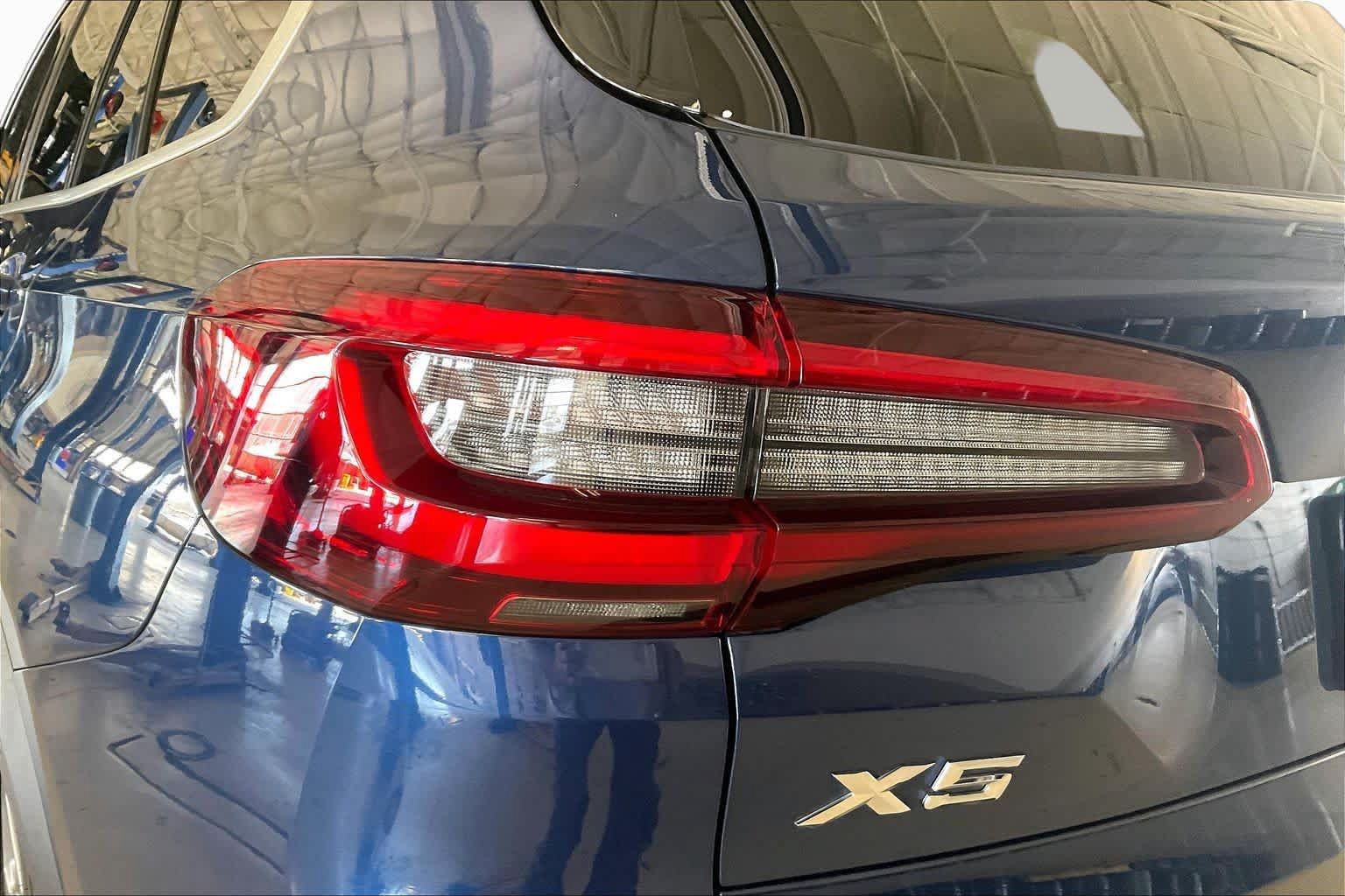 Used 2022 BMW X5 sDrive40i w/ Premium Package RWD image 26