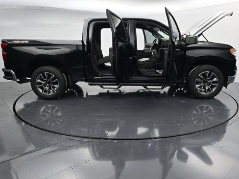 Used 2022 Chevrolet Silverado 1500 LT AWD/4WD image 41