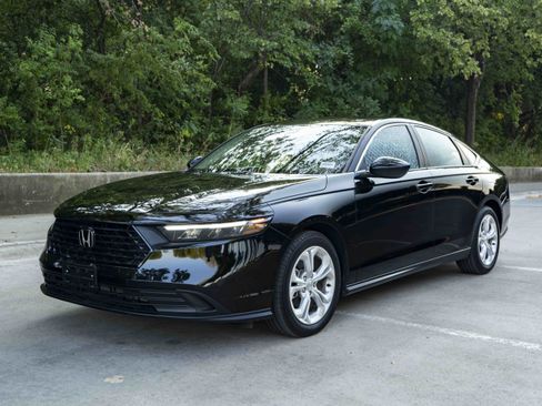 Used 2025 Honda Accord LX image 5