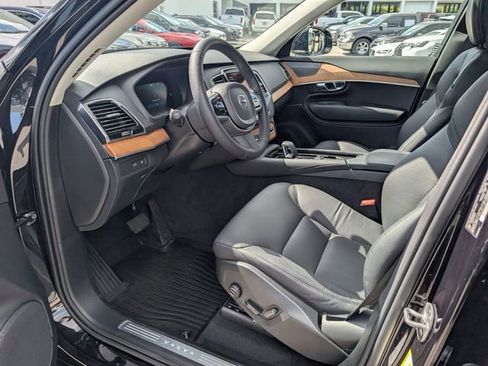 Certified 2025 Volvo XC90 T8 Plus w/ Protection Package Premier image 11