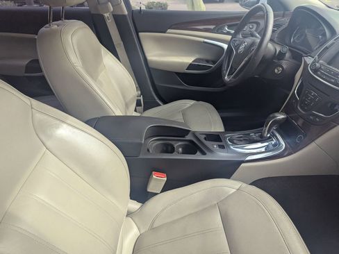 Used 2017 Buick Regal Sport Touring FWD image 6