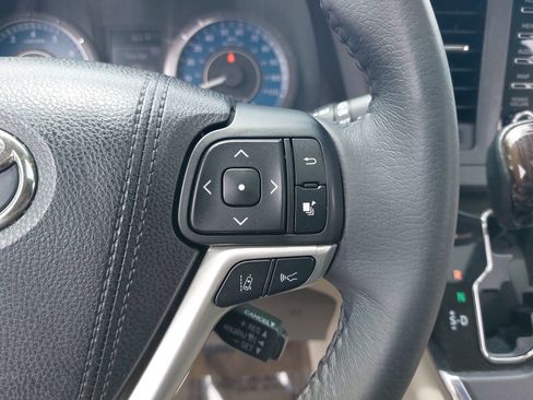 Used 2018 Toyota Sienna XLE Premium FWD image 20