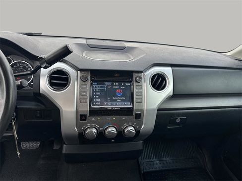 Used 2017 Toyota Tundra SR5 image 25