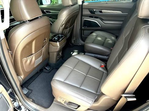 Used 2022 Kia Telluride SX w/ Towing Package FWD image 22