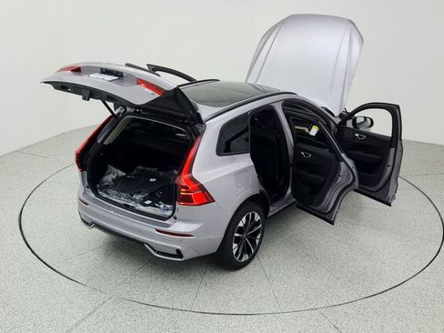 New 2026 Volvo XC60 B5 Plus w/ Climate Package image 15