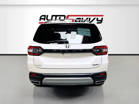 Used 2024 Honda Pilot Touring image 6