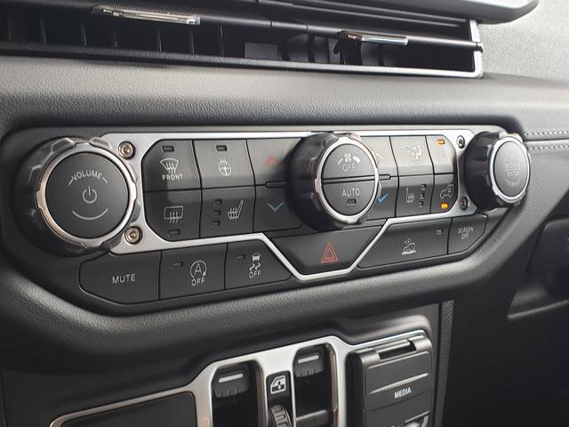 New 2025 Jeep Wrangler Unlimited Sahara AWD/4WD image 10