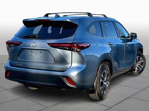 Used 2023 Toyota Highlander XLE image 13