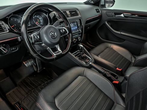Used 2017 Volkswagen Jetta GLI FWD image 11