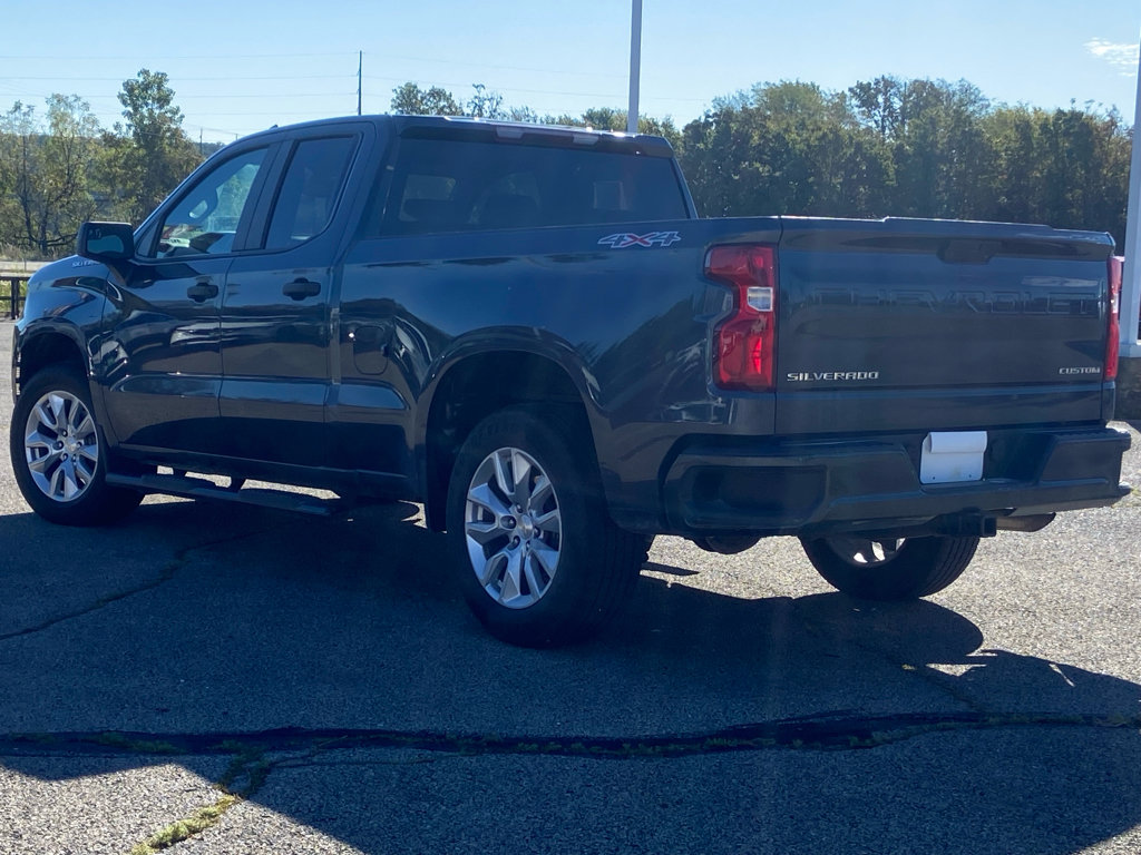 Used 2021 Chevrolet Silverado 1500 Custom w/ Safety Confidence Package AWD/4WD image 3
