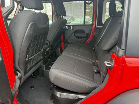 Used 2023 Jeep Wrangler Unlimited Rubicon 4xe w/ Cold Weather Group AWD/4WD image 14