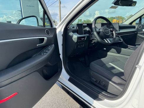 Used 2025 Hyundai Sonata SEL FWD image 14