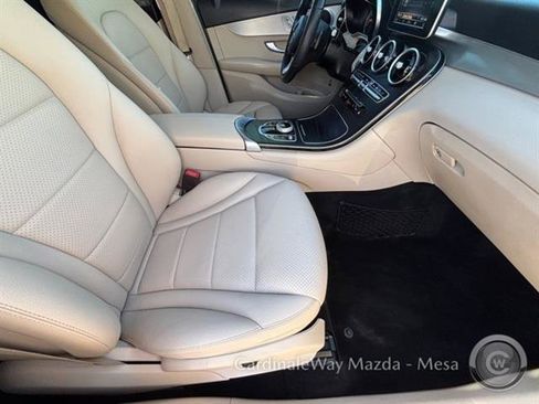 Used 2019 Mercedes-Benz GLC 300 image 11