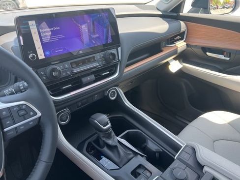 New 2026 Toyota Grand Highlander FWD image 30