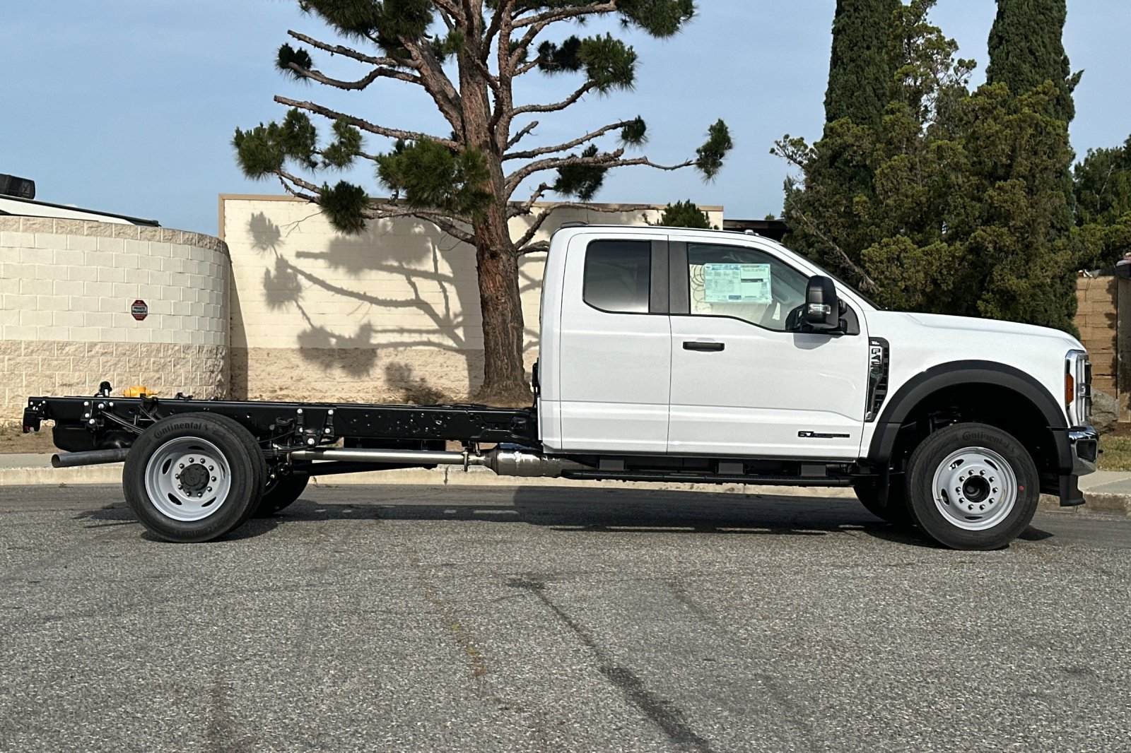 New 2026 Ford F450 XL w/ XL Chrome Package RWD image 3