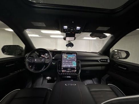 Certified 2025 GMC Yukon AT4 Ultimate w/ LPO, Floor Liner Package AWD/4WD image 21