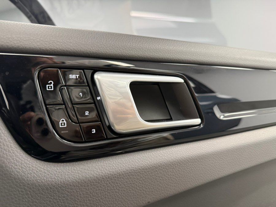 Used 2019 Porsche Cayenne S w/ Premium Plus Package AWD/4WD image 53