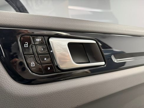 Used 2019 Porsche Cayenne S w/ Premium Plus Package AWD/4WD image 53
