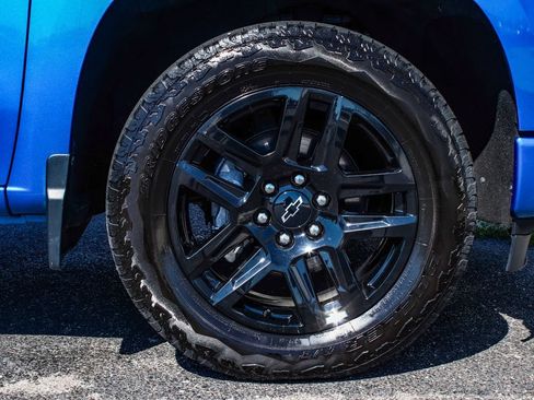Used 2022 Chevrolet Silverado 1500 RST w/ LPO, Dark Essentials Package AWD/4WD image 7