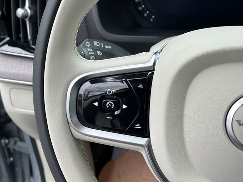 New 2026 Volvo XC90 T8 Ultra w/ Protection Package Premier AWD/4WD image 12