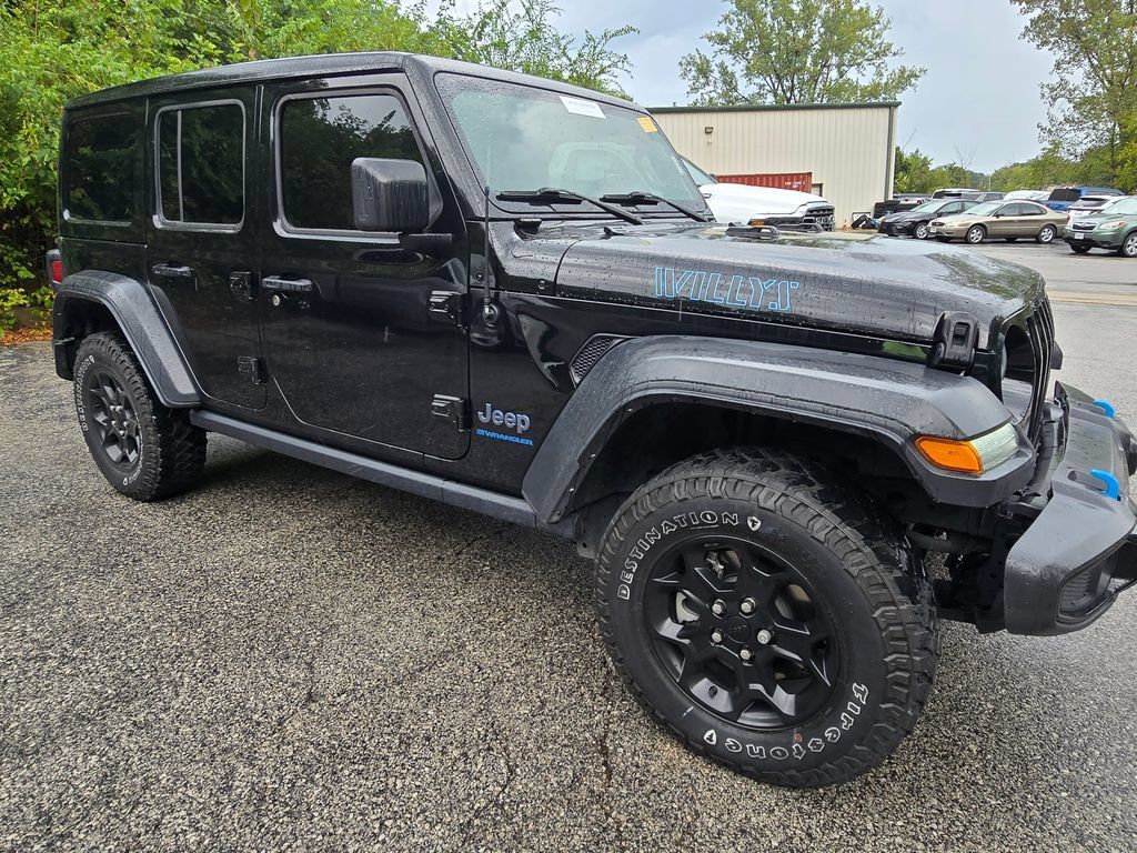 Used 2023 Jeep Wrangler Unlimited w/ Sun & Screen Package AWD/4WD image 12