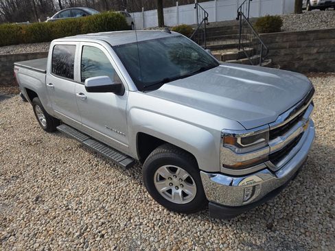 Used 2018 Chevrolet Silverado 1500 LT w/ All Star Edition image 32