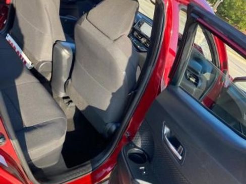 Used 2018 Toyota C-HR image 7