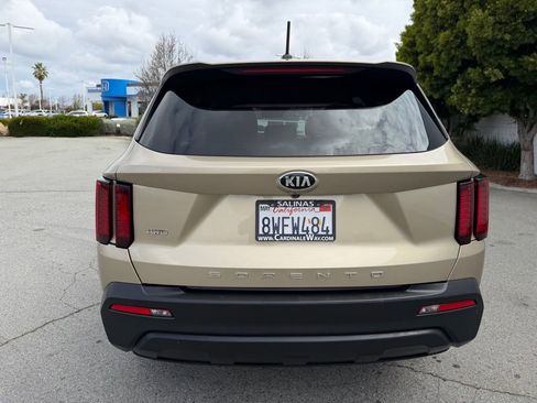 Used 2021 Kia Sorento LX AWD/4WD image 5