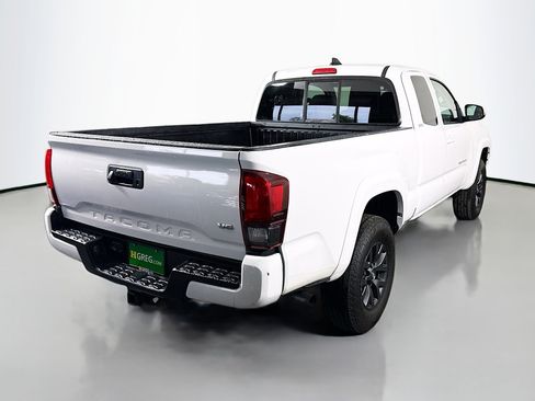 Used 2022 Toyota Tacoma SR5 w/ Technology Package RWD image 10