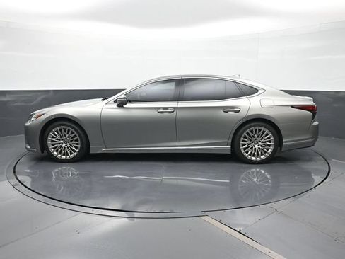 Used 2025 Lexus LS 500 w/ Accessory Package (Z1) RWD image 2
