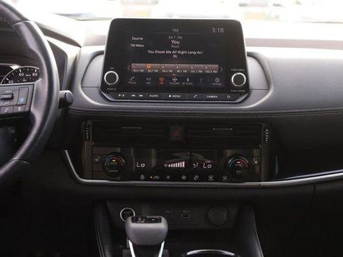 Used 2023 Nissan Rogue SL image 24