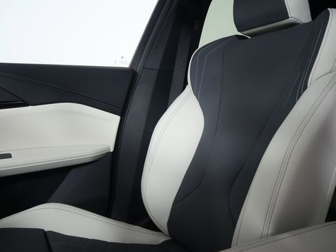 New 2026 BMW X2 xDrive28i w/ Technology Package AWD/4WD image 20