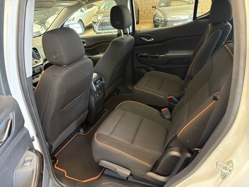 Used 2023 GMC Acadia AT4 AWD/4WD image 6
