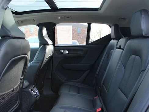 Used 2025 Volvo XC40 B5 Plus AWD/4WD image 30