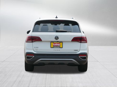 Used 2023 Volkswagen Taos SE w/ Panoramic Sunroof Package AWD/4WD image 6