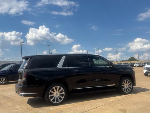 Used 2023 Cadillac Escalade ESV Premium Luxury Platinum AWD/4WD image 26