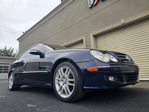 Used 2009 Mercedes-Benz CLK 350 Coupe w/ Premium I Pkg image 3